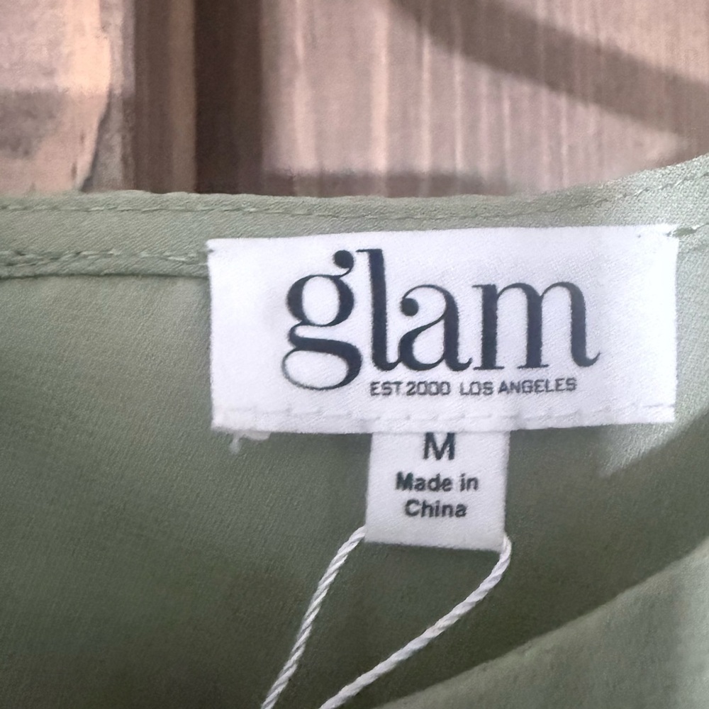 Glam Asymmetrical blouse - Picture 2 of 4